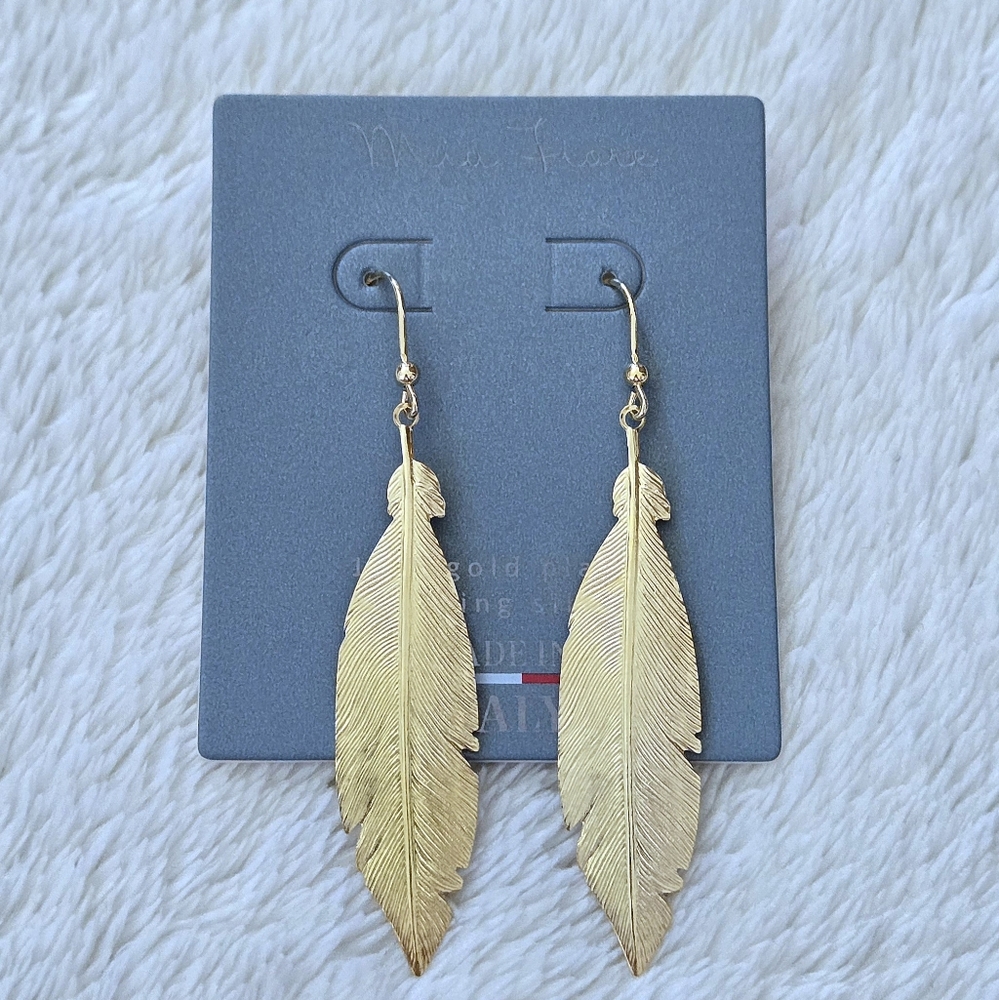 Mia Fiore Textured Gold💛 Feather🪶 Earrings